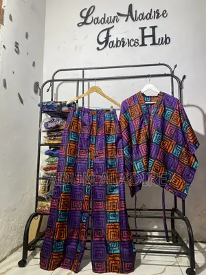 2 Pieces Prints