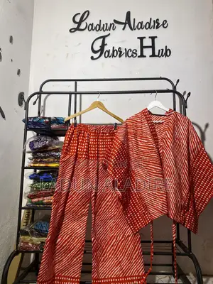 2 Pieces Prints