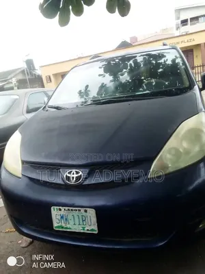 Toyota Sienna 2005 Blue
