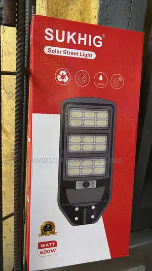 600w 18eyes Sukhig Solar Street Light