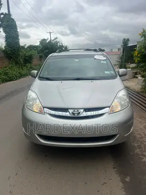 Toyota Sienna 2007 Gold