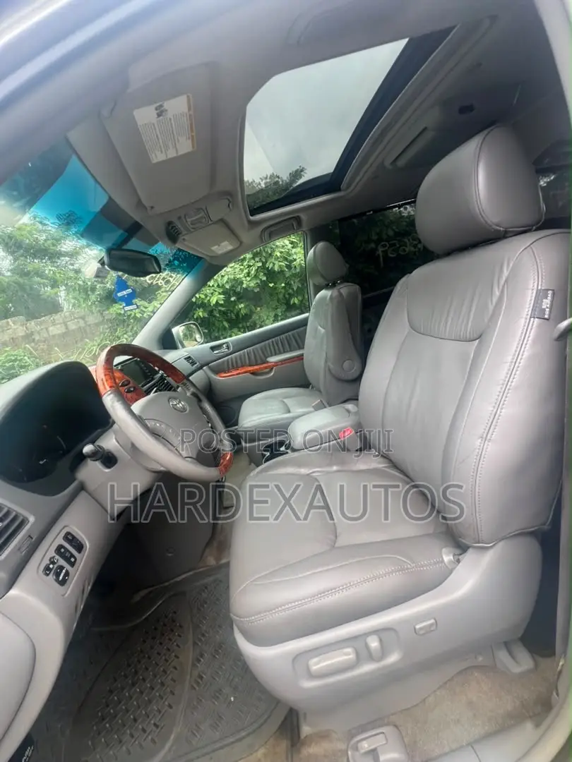Toyota Sienna 2007 Gold