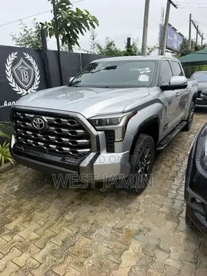 Toyota Tundra 2024 Silver