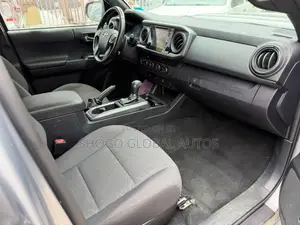 Toyota Tacoma 2017 Silver