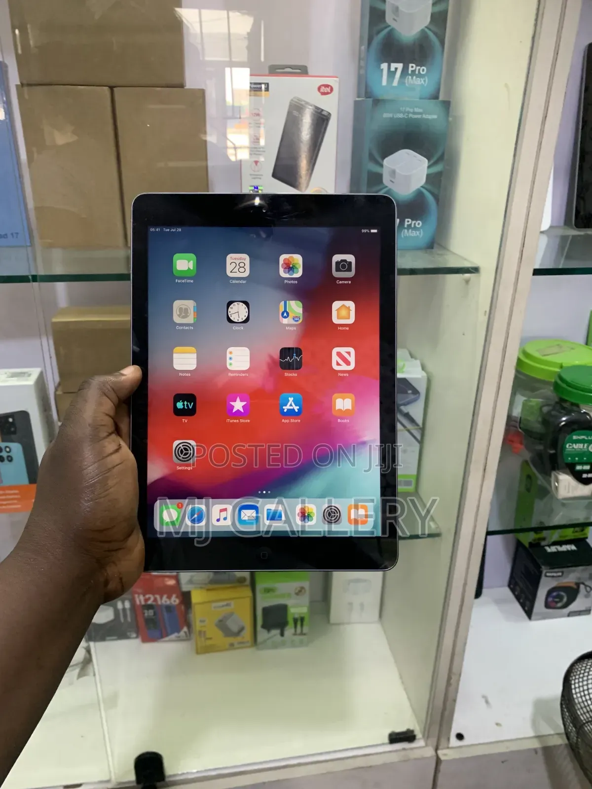 Apple iPad Air 16 GB Gray