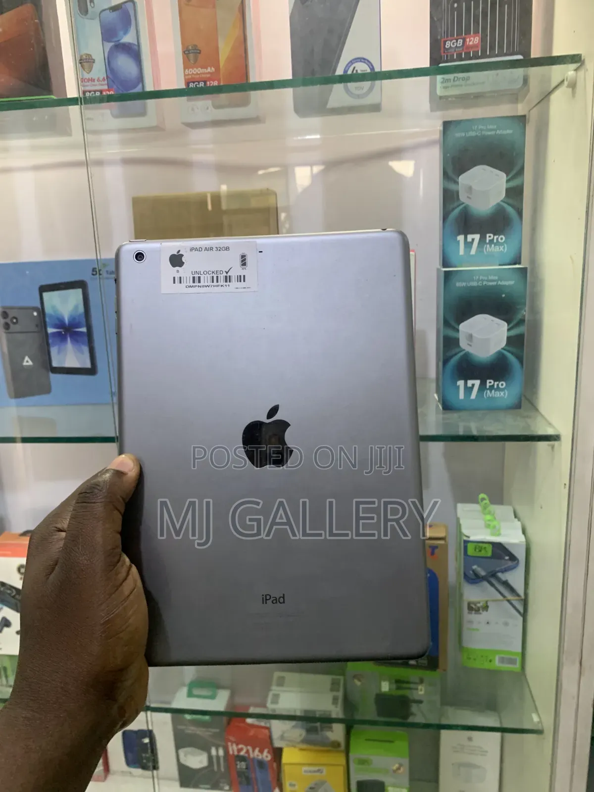 Apple iPad Air 16 GB Gray