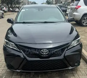 Toyota Camry SE FWD (2.5L 4cyl 8AM) 2018 Black