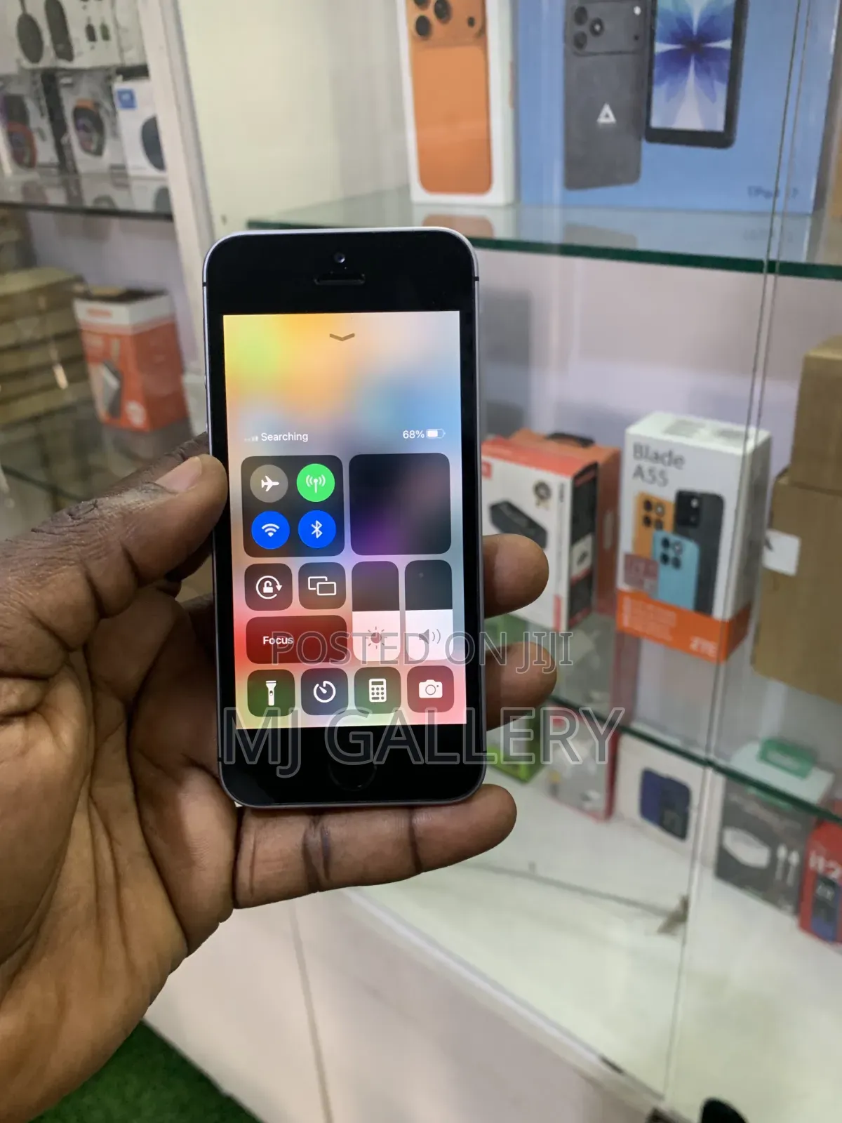 Apple iPhone SE 32 GB Black