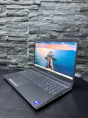 Laptop Dell Precision 7560 32GB Intel Core i9 SSD 1T