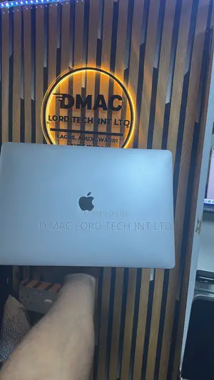 Laptop Apple MacBook Pro 2017 16GB Intel Core i7 SSD 512GB