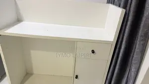 Reception Boutique Desk
