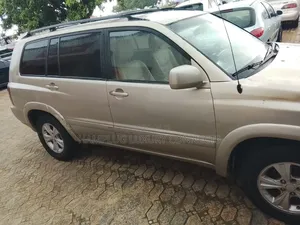 Toyota Highlander 2004 Gold