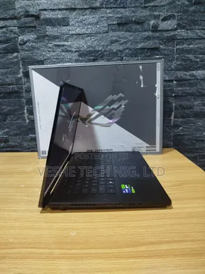 Laptop Asus ROG Zephyrus M16 16GB Intel Core i9 SSD 1T