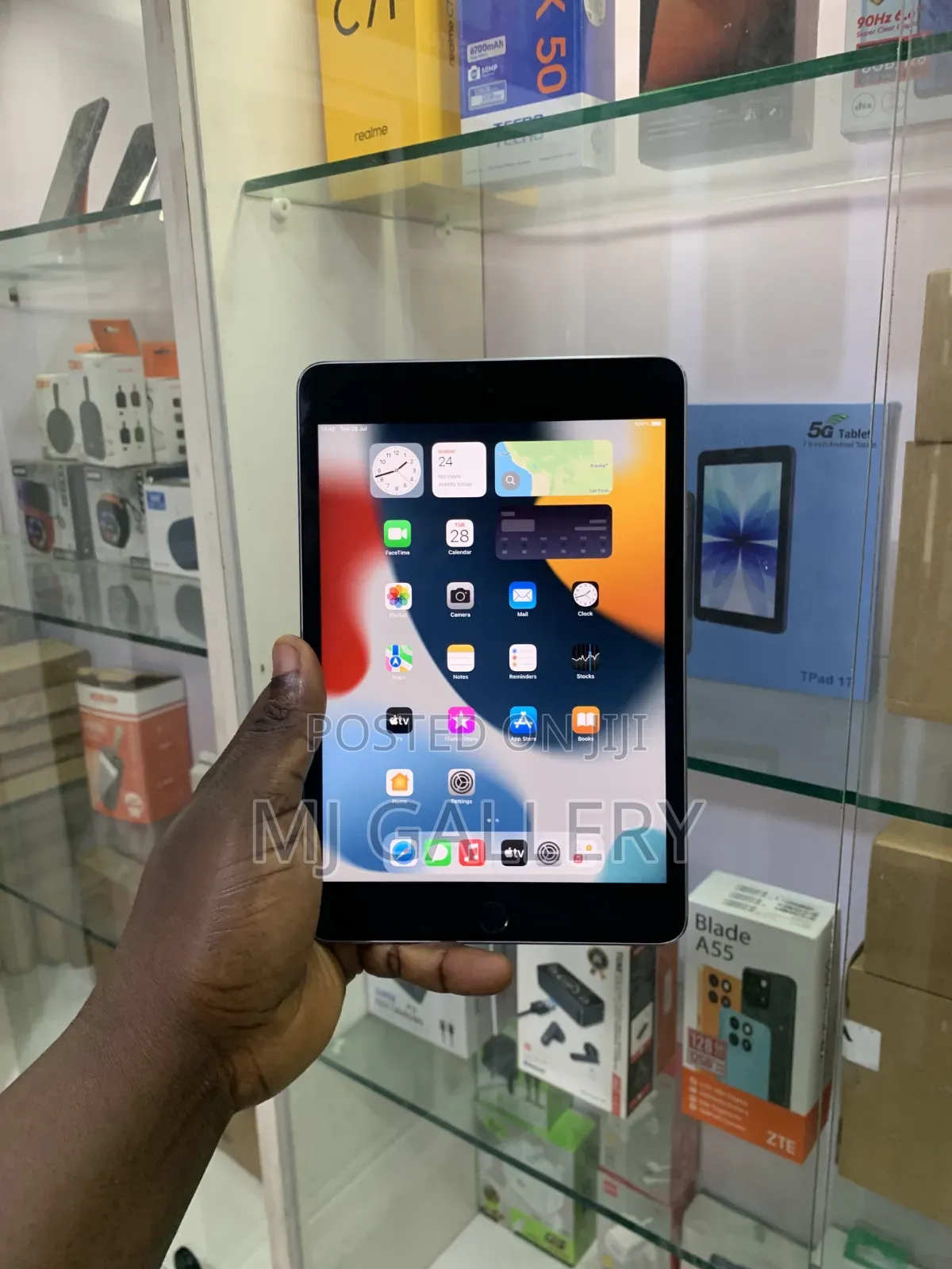 Apple iPad mini 4 128 GB Black