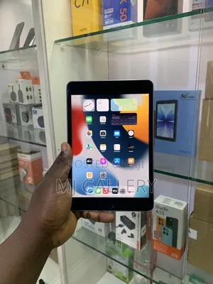 Apple iPad mini 4 128 GB Black