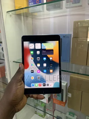Apple iPad mini 4 128 GB Black