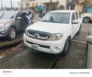 Toyota Hilux 2012 White