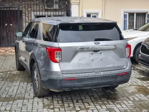 Ford Explorer 2021 Silver