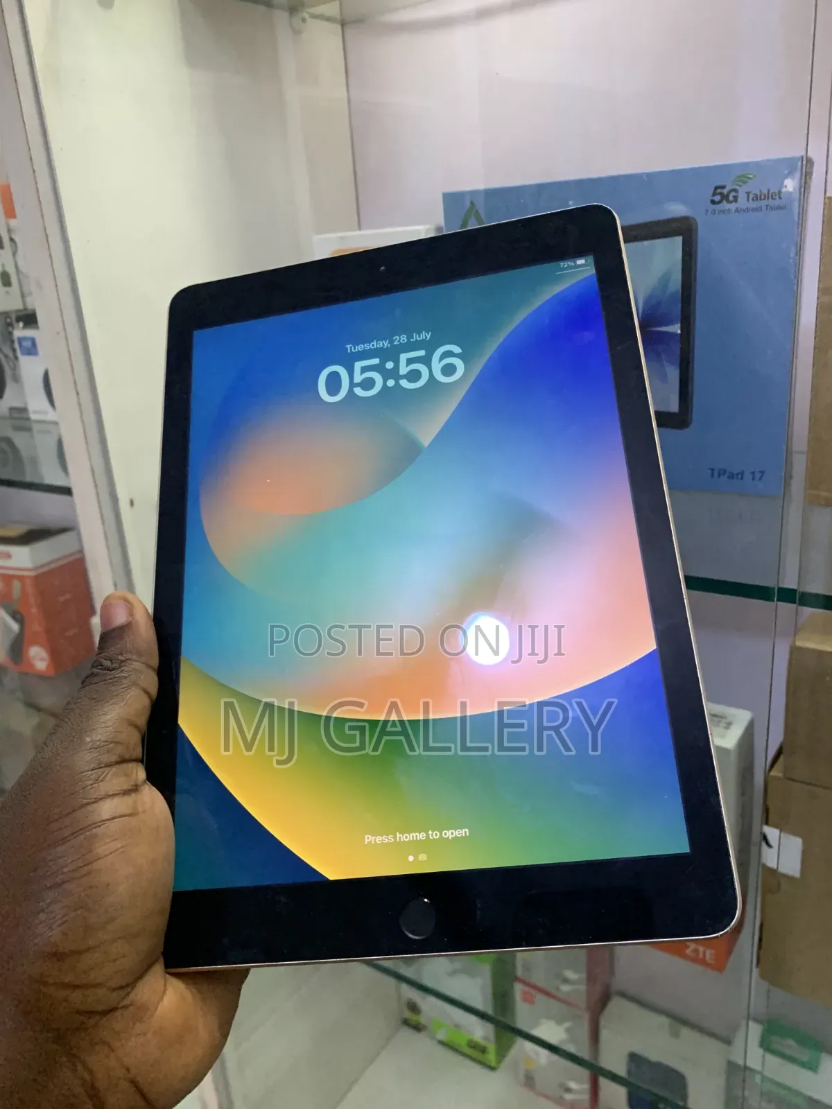 Apple iPad 9.7 128 GB Black
