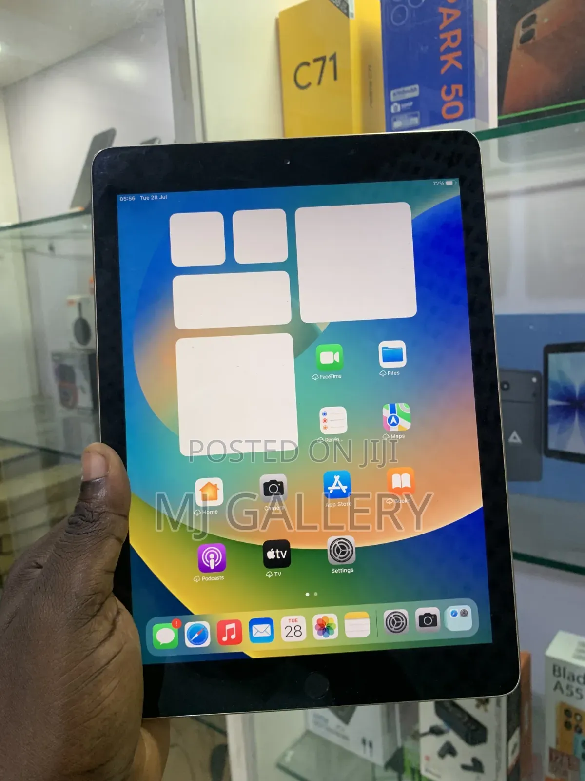 Apple iPad 9.7 128 GB Black