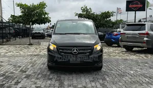 Mercedes-Benz Tourismo 2018 Black