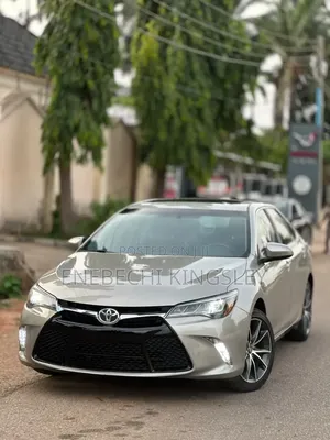 Toyota Camry 2016 Gold