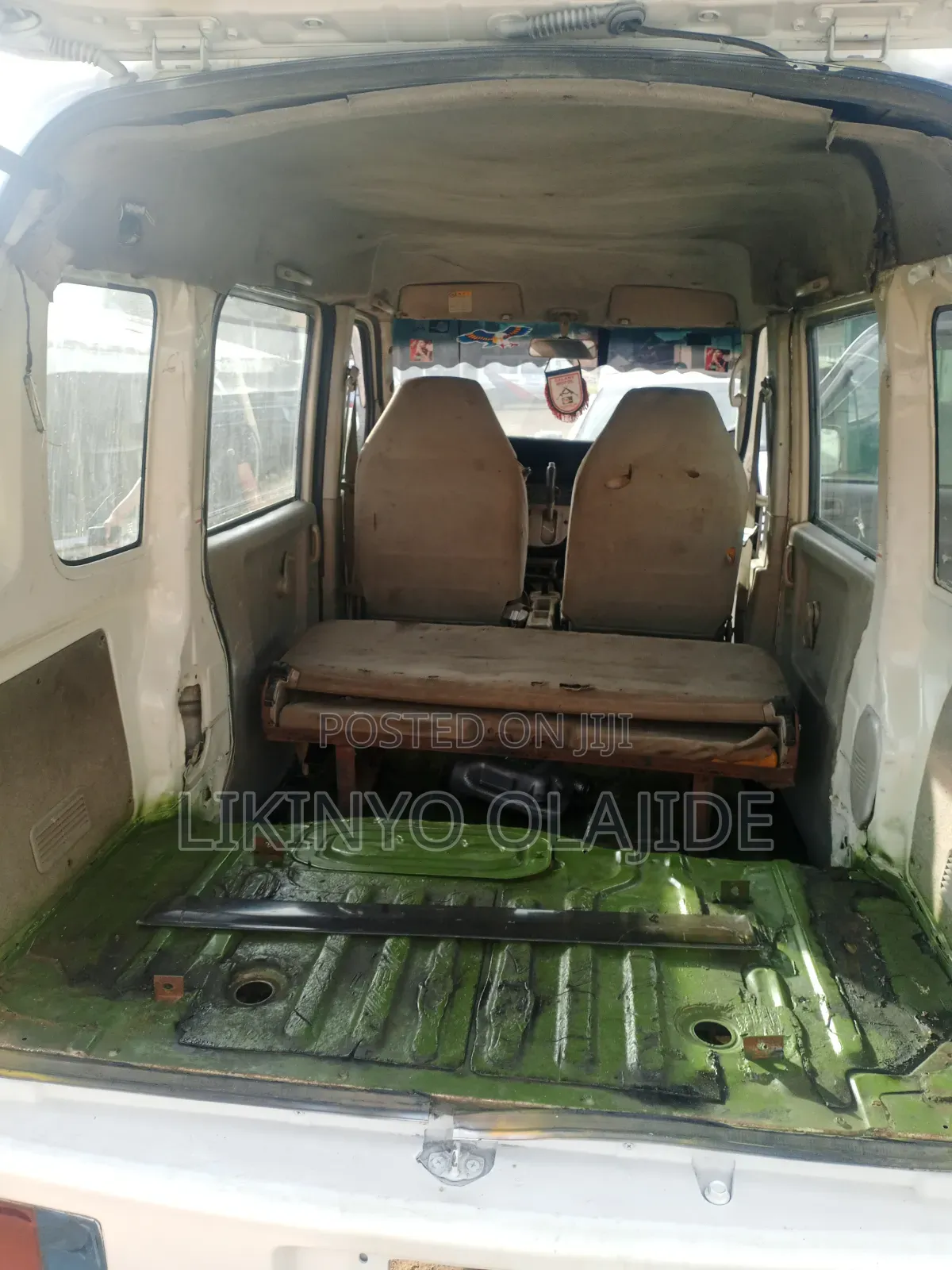 Suzuki APV Minibus 2010 White