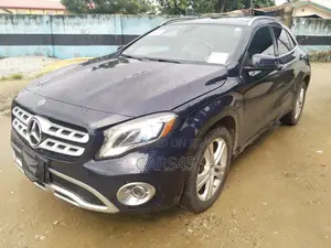 Mercedes-Benz GLA-Class 2019 Blue