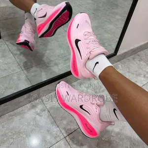 Nike Vomero Plus Pink Foam Hyper Pink Sneakers