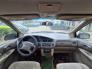 Toyota Sienna LE 2002 Gold