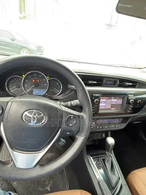 Toyota Corolla 2016 Gold