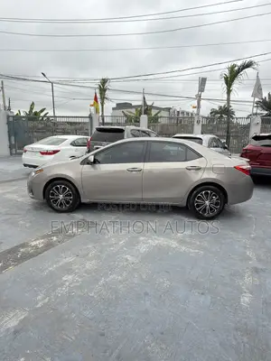 Toyota Corolla 2016 Gold