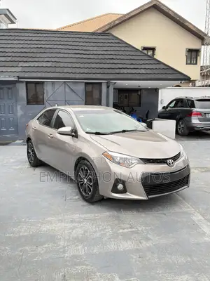 Toyota Corolla 2016 Gold
