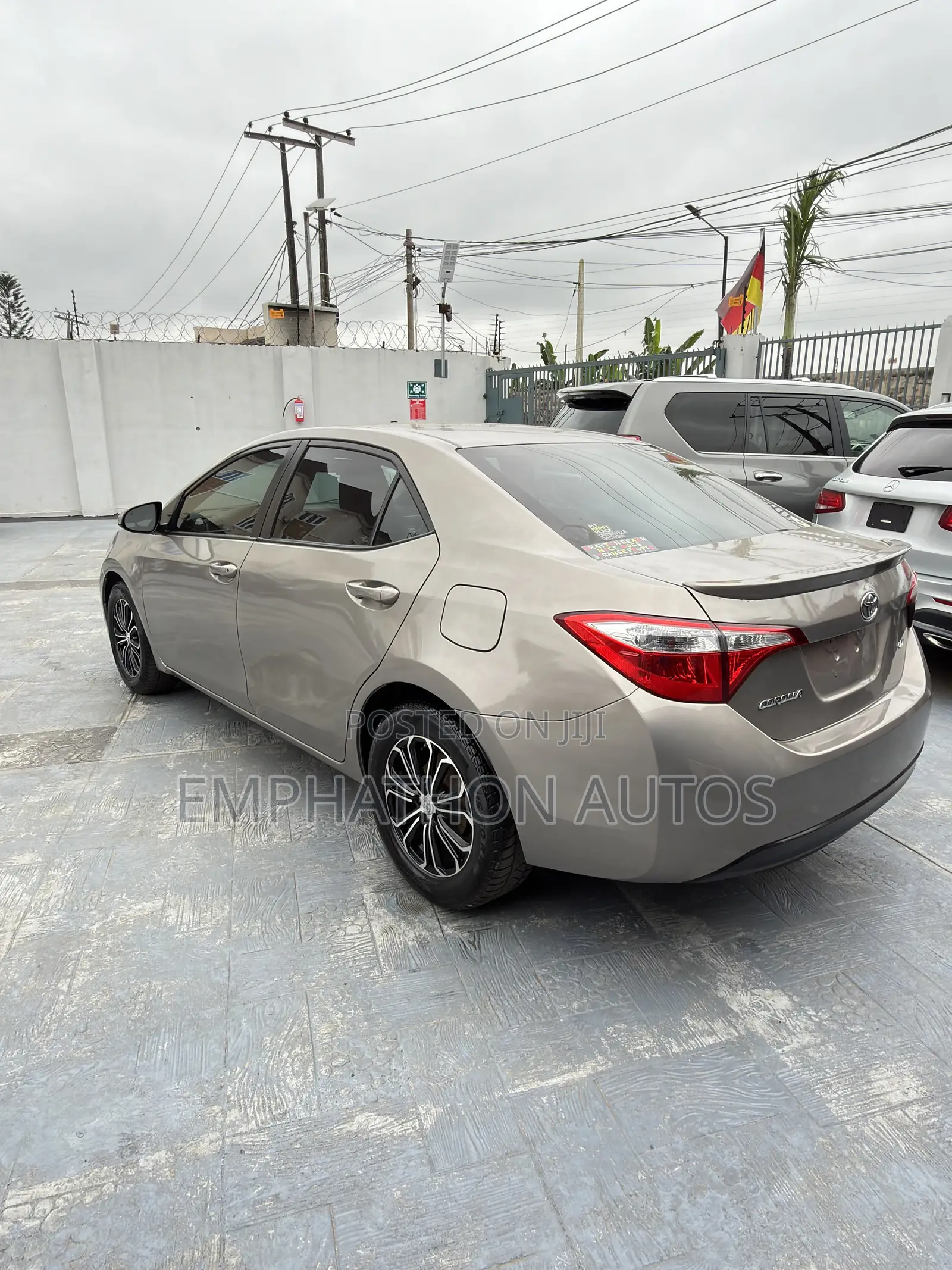 Toyota Corolla 2016 Gold