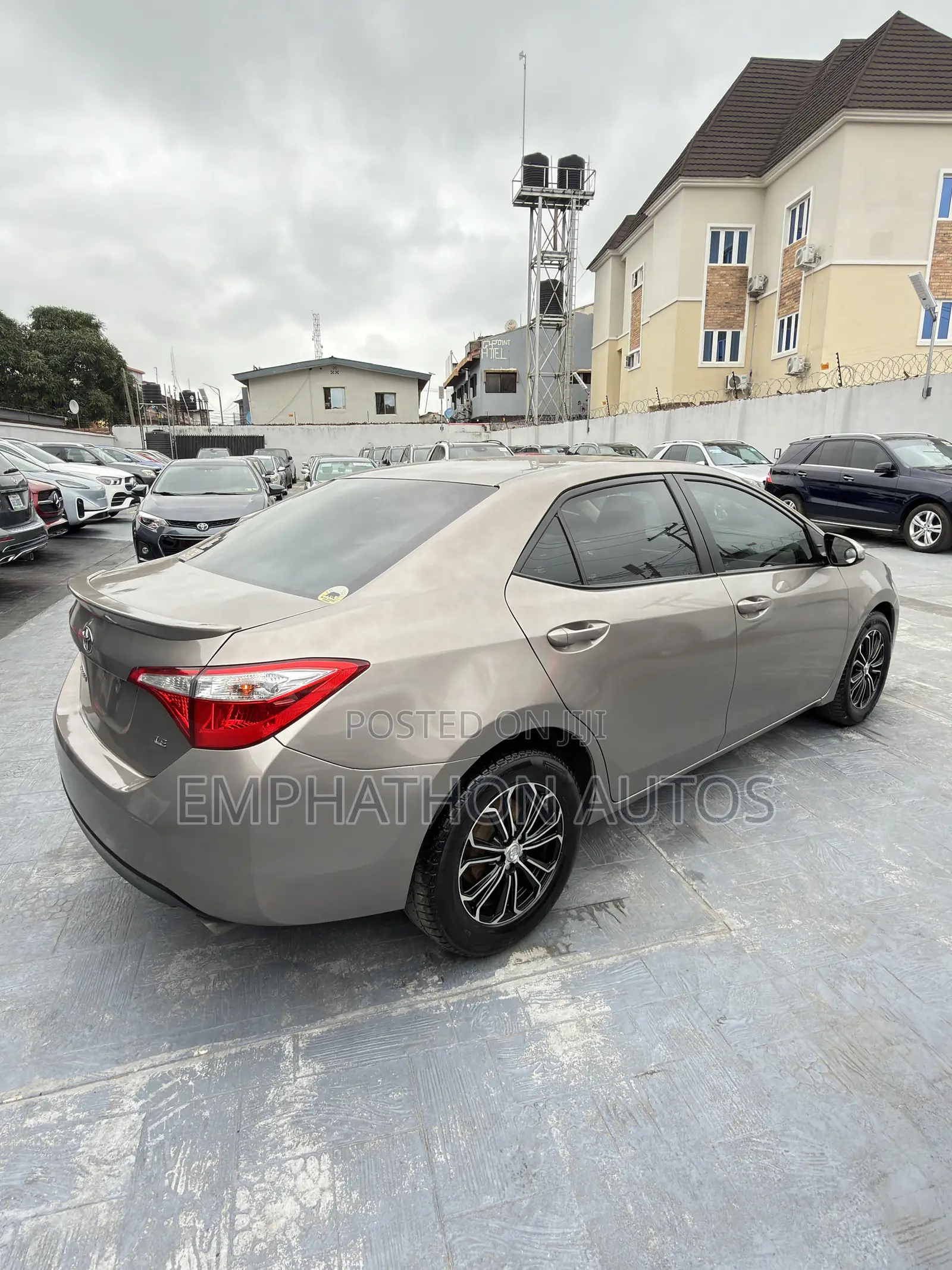 Toyota Corolla 2016 Gold