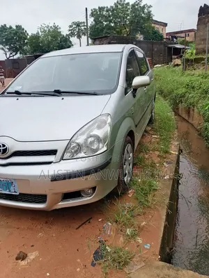 Toyota Corolla Verso 2005 Silver