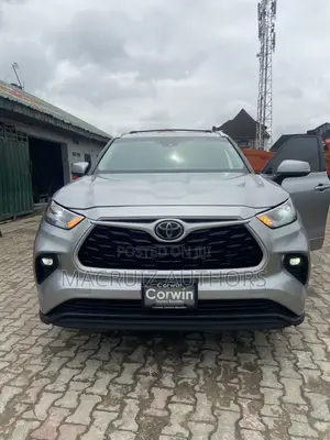 Toyota Highlander XLE 2022 Gray