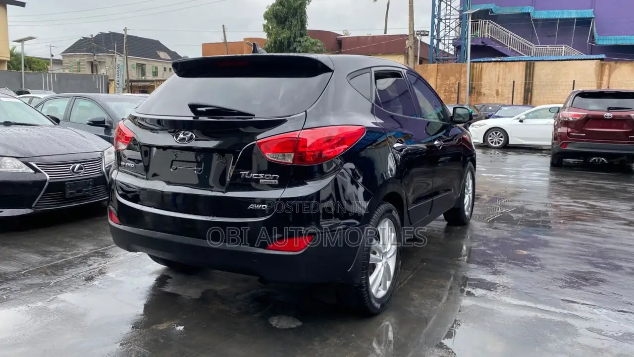 Hyundai Tucson 2010 Black