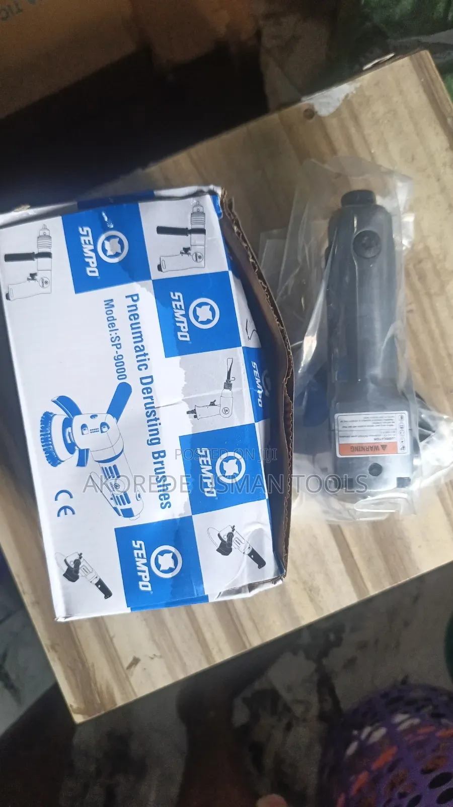 Pneumatic Derusting Angle Grinder SP 9000