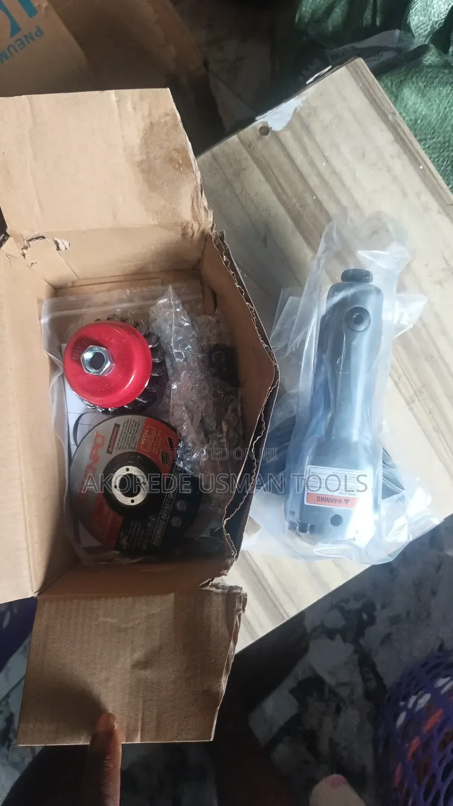 Pneumatic Derusting Angle Grinder SP 9000