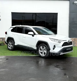 Toyota RAV4 Limited 2022 White