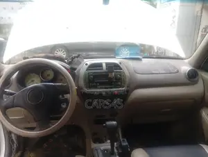 Toyota RAV4 2003 White