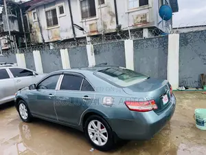 Toyota Camry XLE 4dr Sedan (2.4L 4cyl 5A) 2009 Blue