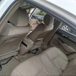Honda Civic 2010 White