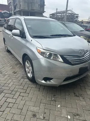 Toyota Sienna 7 Passenger 2011 Gray