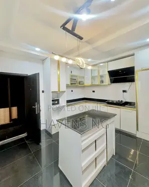 Beautiful 4-Bedroom Apartment for Short Let