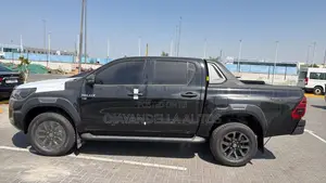 New Toyota Hilux SR5+ 2026 Black