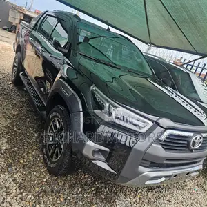 Toyota Hilux Revo Double Cab Petrol 2.7 AWD 2019 Black