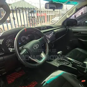 Toyota Hilux Revo Double Cab Petrol 2.7 AWD 2019 Black