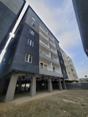 2bdrm Apartment in Lekki Phase 1 for rent